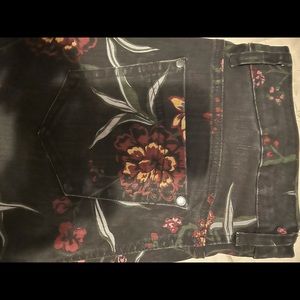 Black floral jeans size 8. New